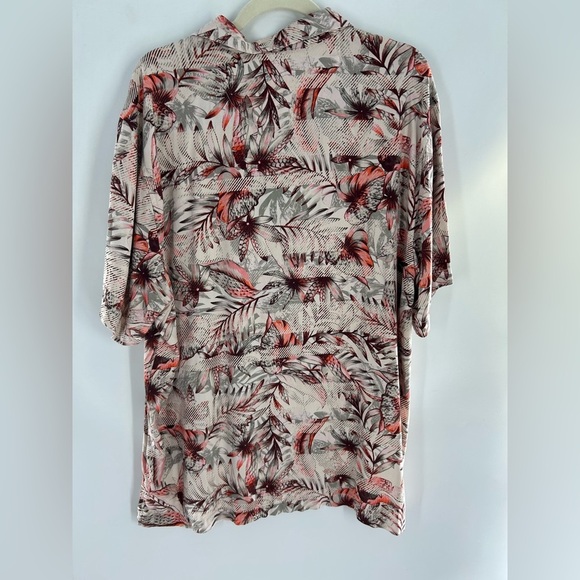 Tommy Bahama, Tropical Silk Print Men's Shirt - Picture 4 of 7